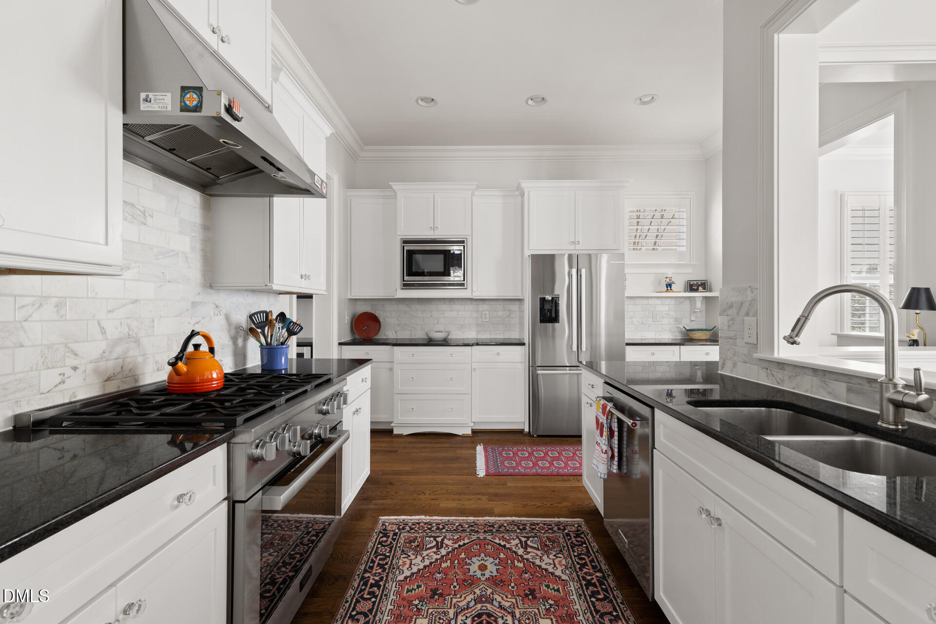 400 E Winmore Avenue