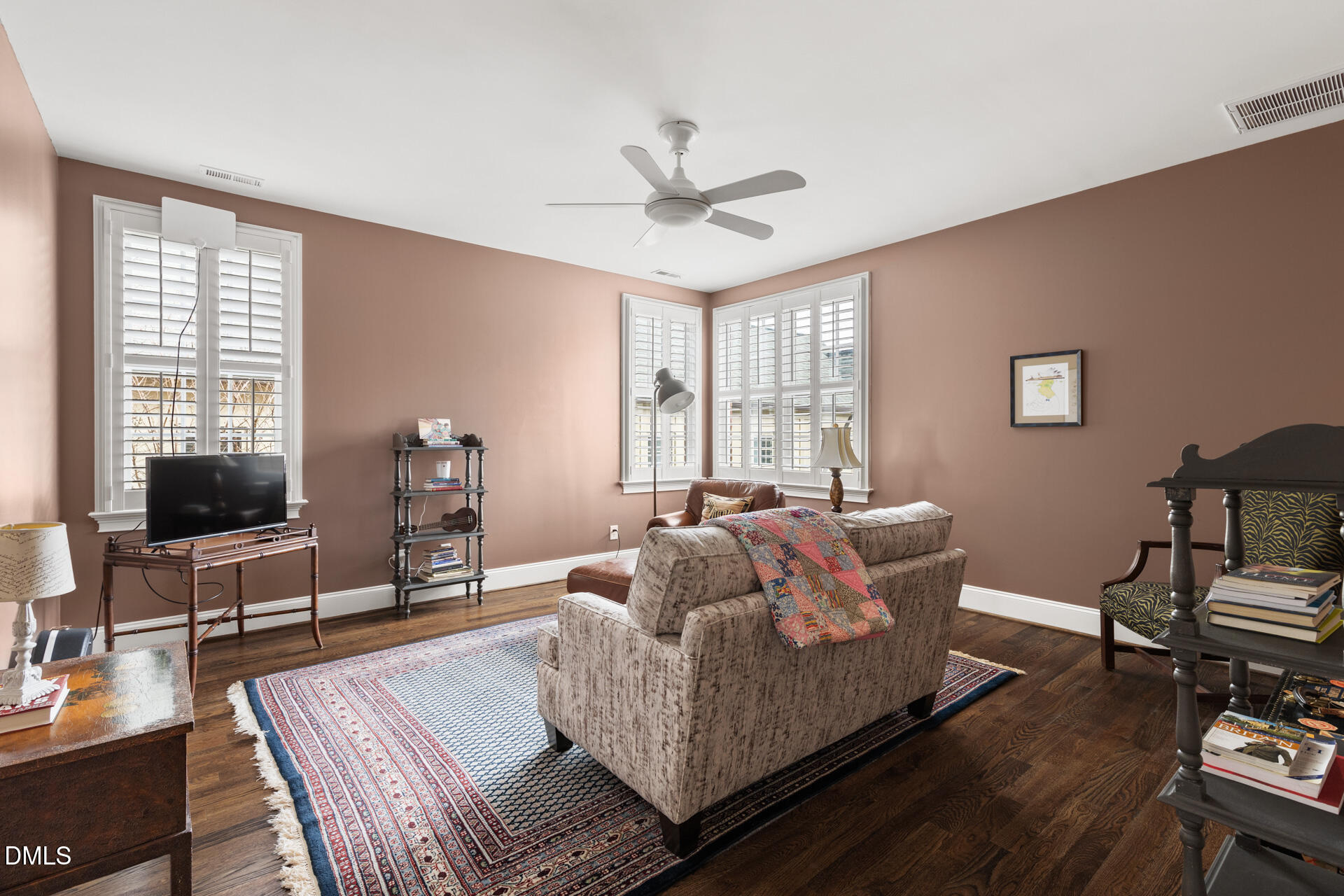 400 E Winmore Avenue