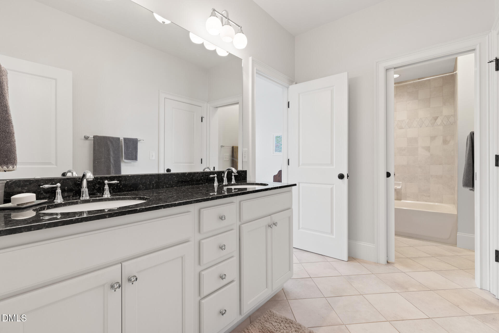 400 E Winmore Avenue