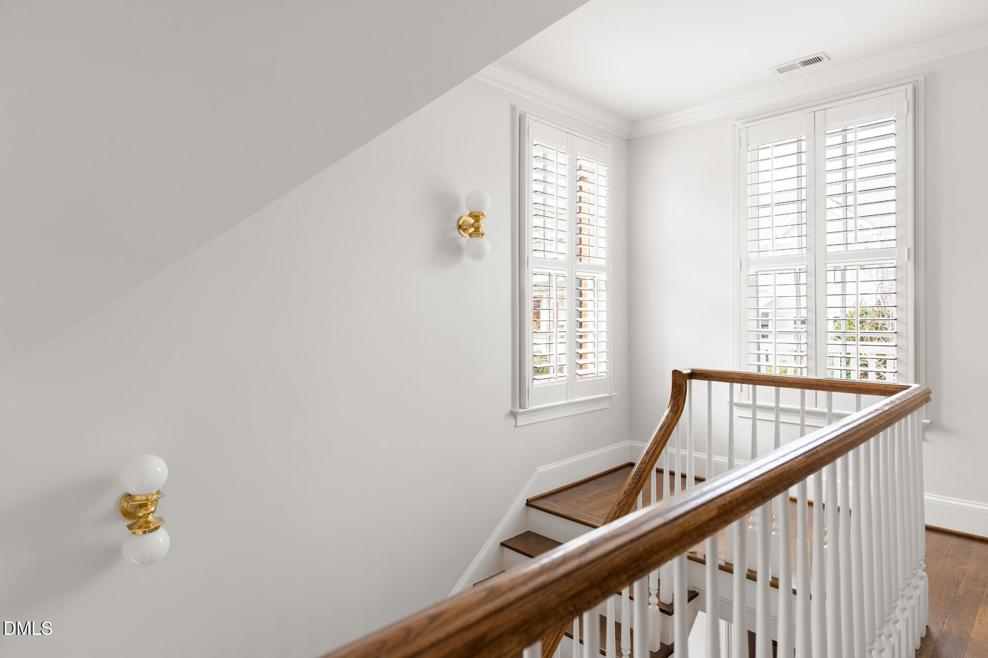 400 E Winmore Avenue