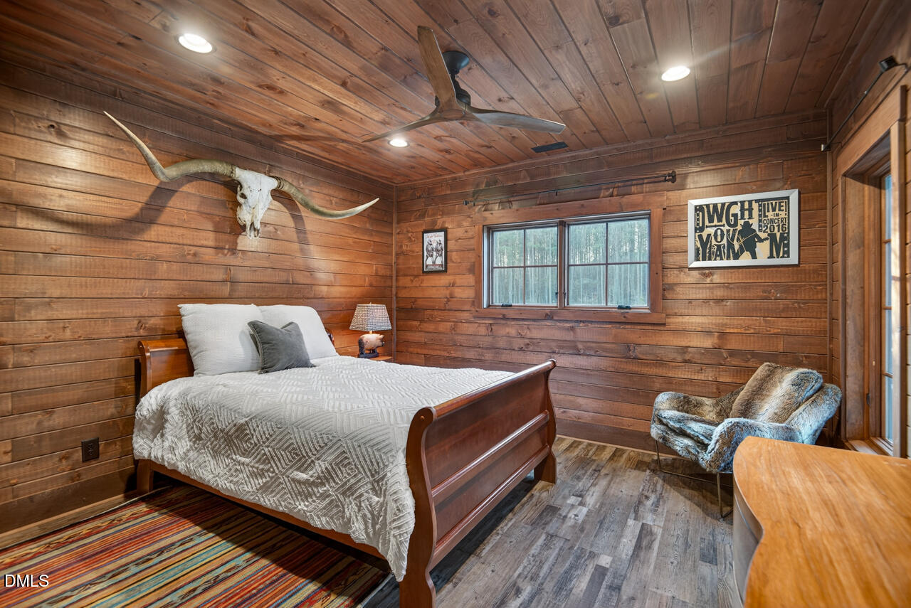 998 Moores Chapel Cemetery Road