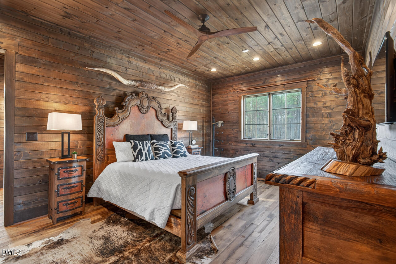 998 Moores Chapel Cemetery Road