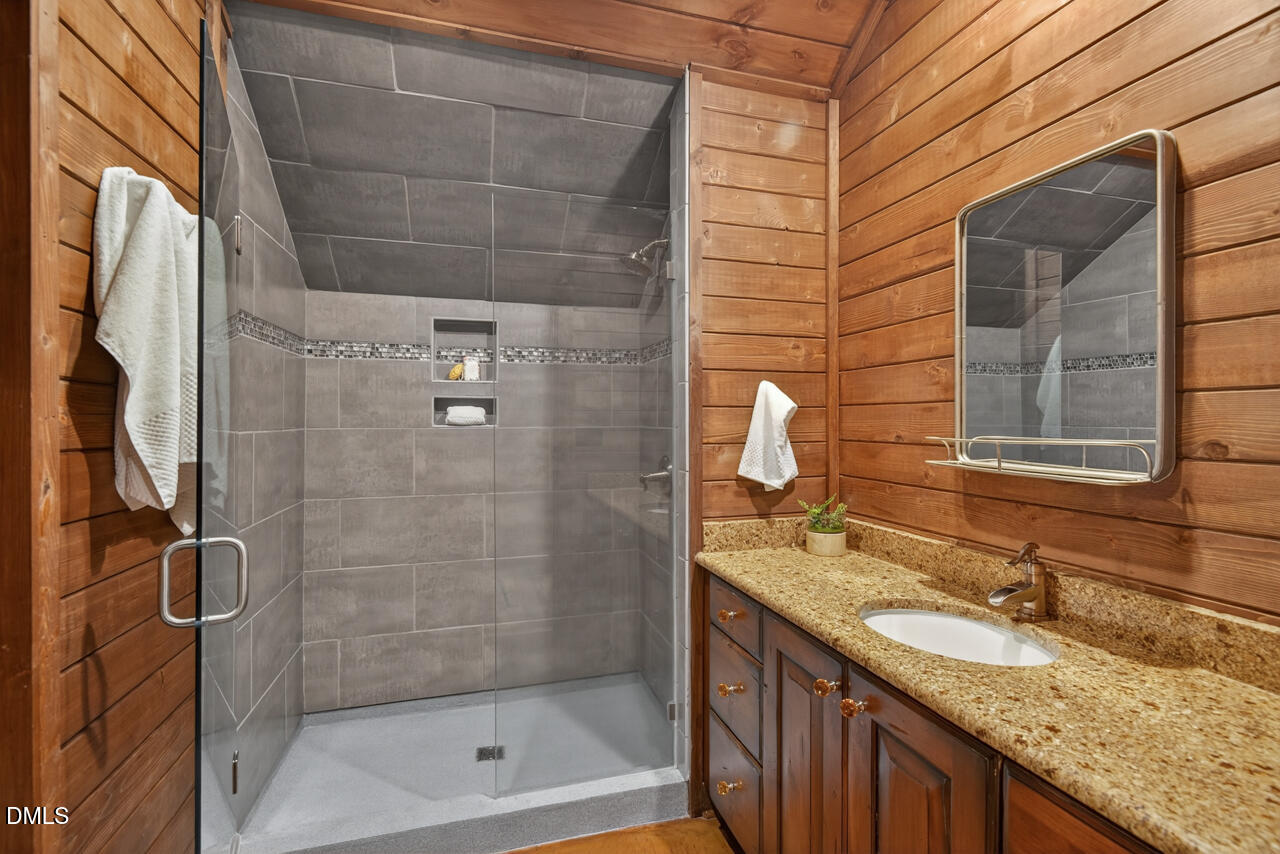 998 Moores Chapel Cemetery Road