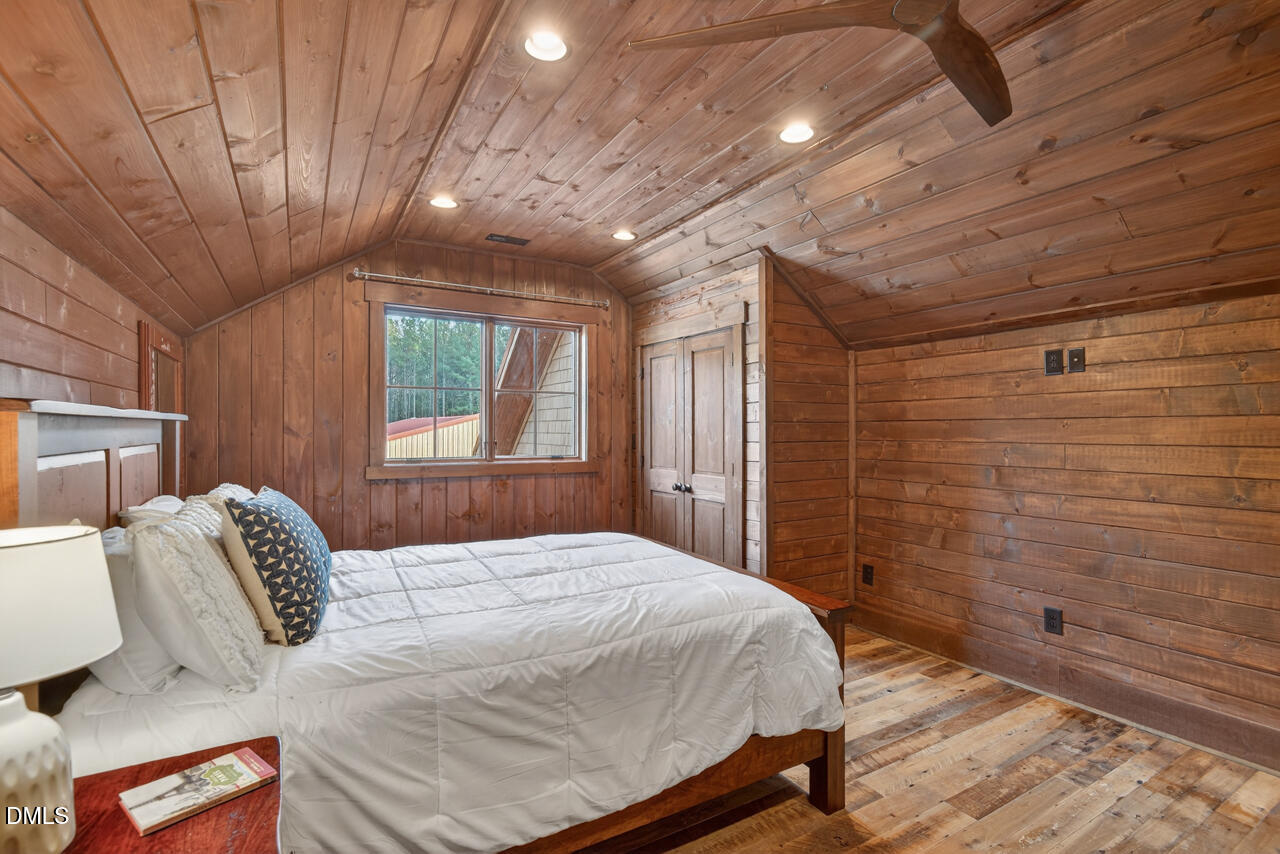 998 Moores Chapel Cemetery Road