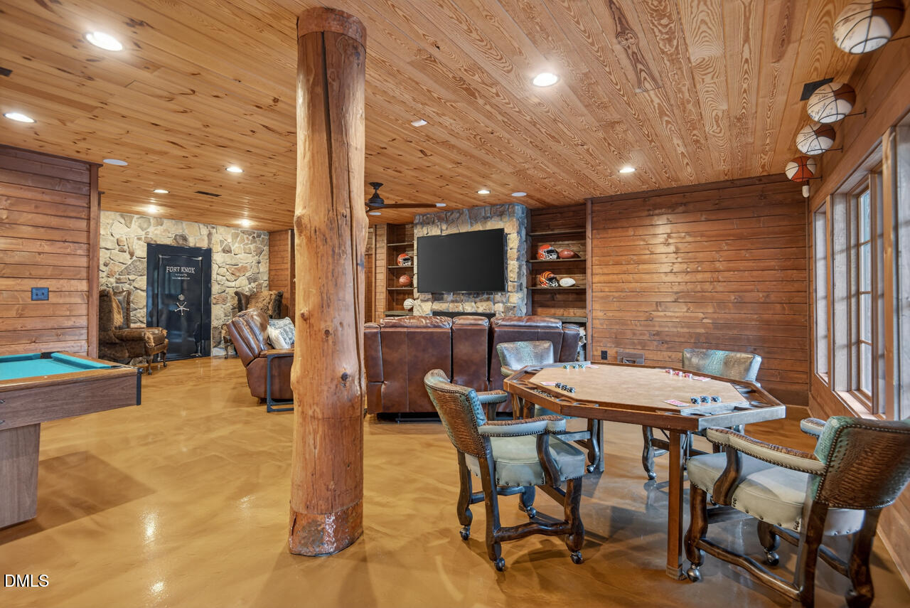 998 Moores Chapel Cemetery Road