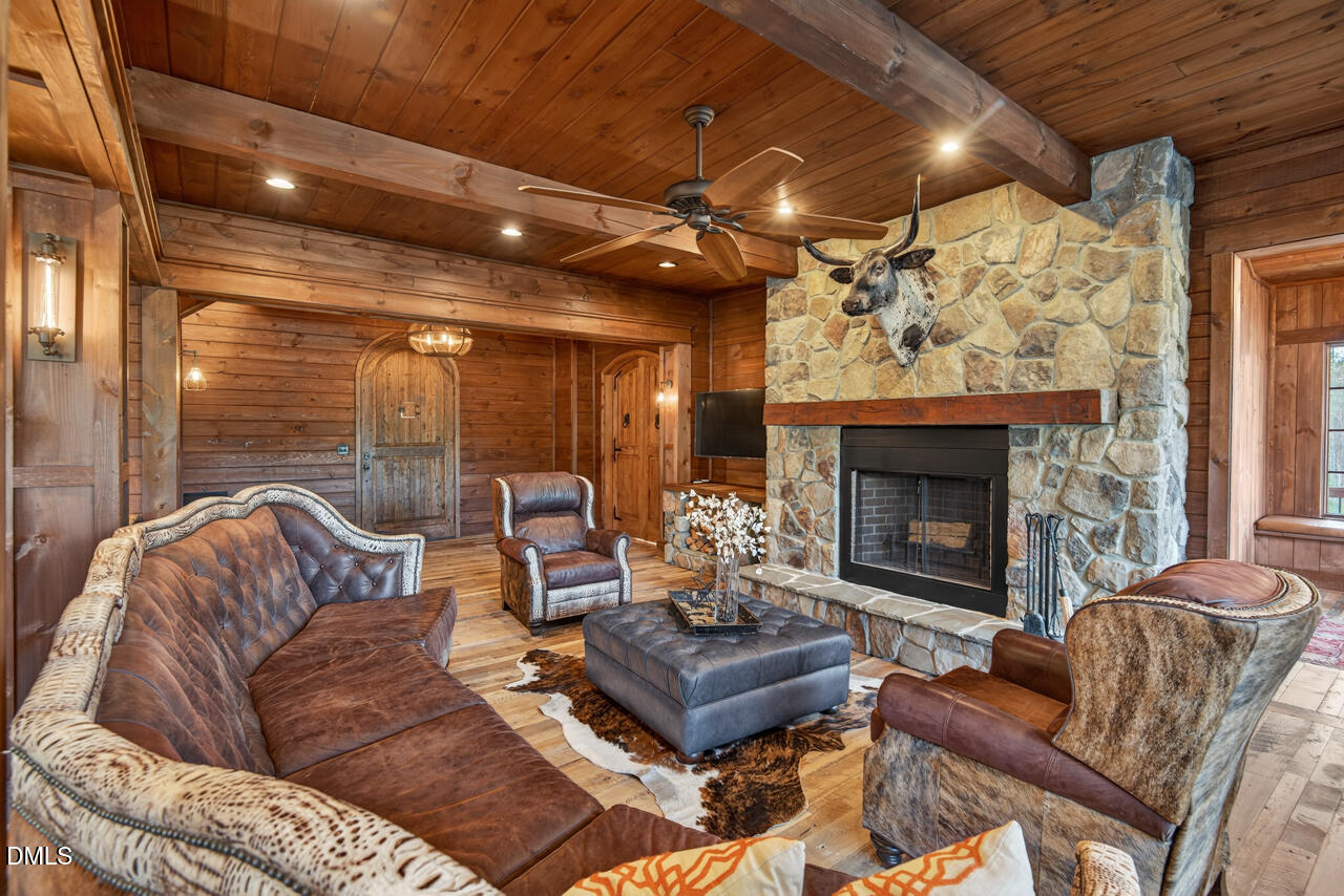 998 Moores Chapel Cemetery Road