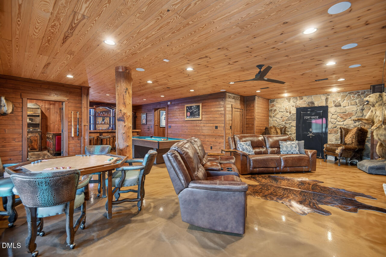 998 Moores Chapel Cemetery Road