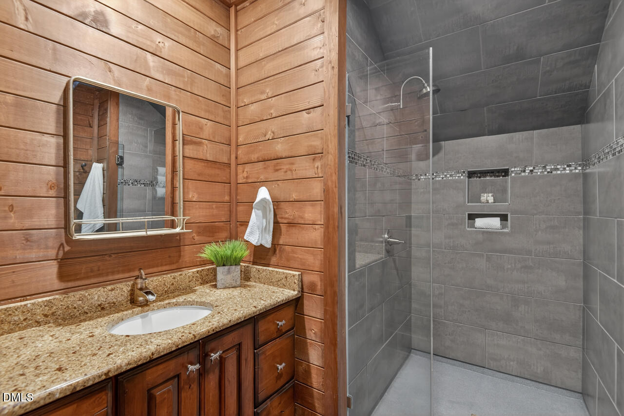 998 Moores Chapel Cemetery Road