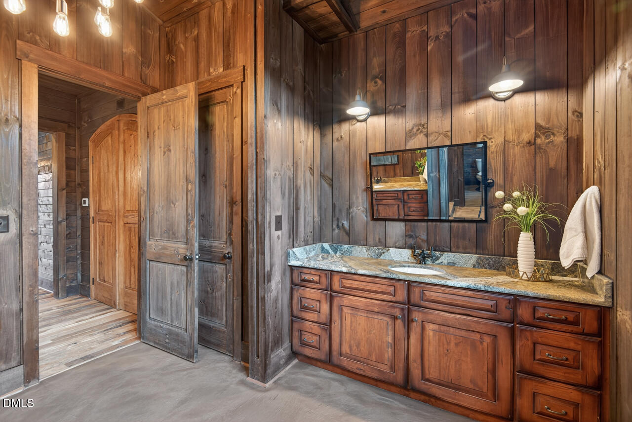 998 Moores Chapel Cemetery Road