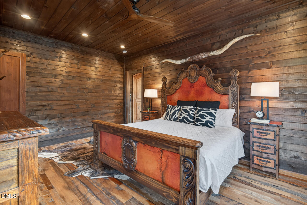 998 Moores Chapel Cemetery Road