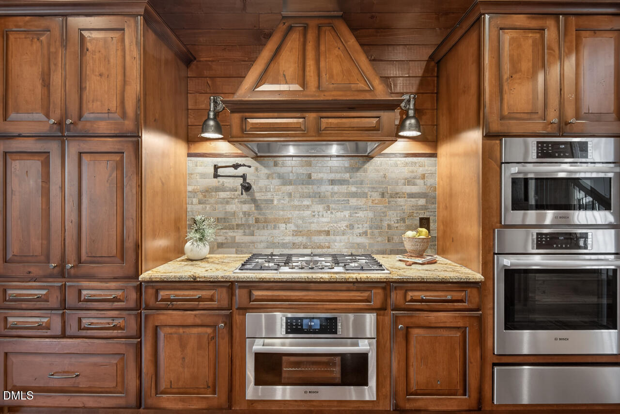 998 Moores Chapel Cemetery Road