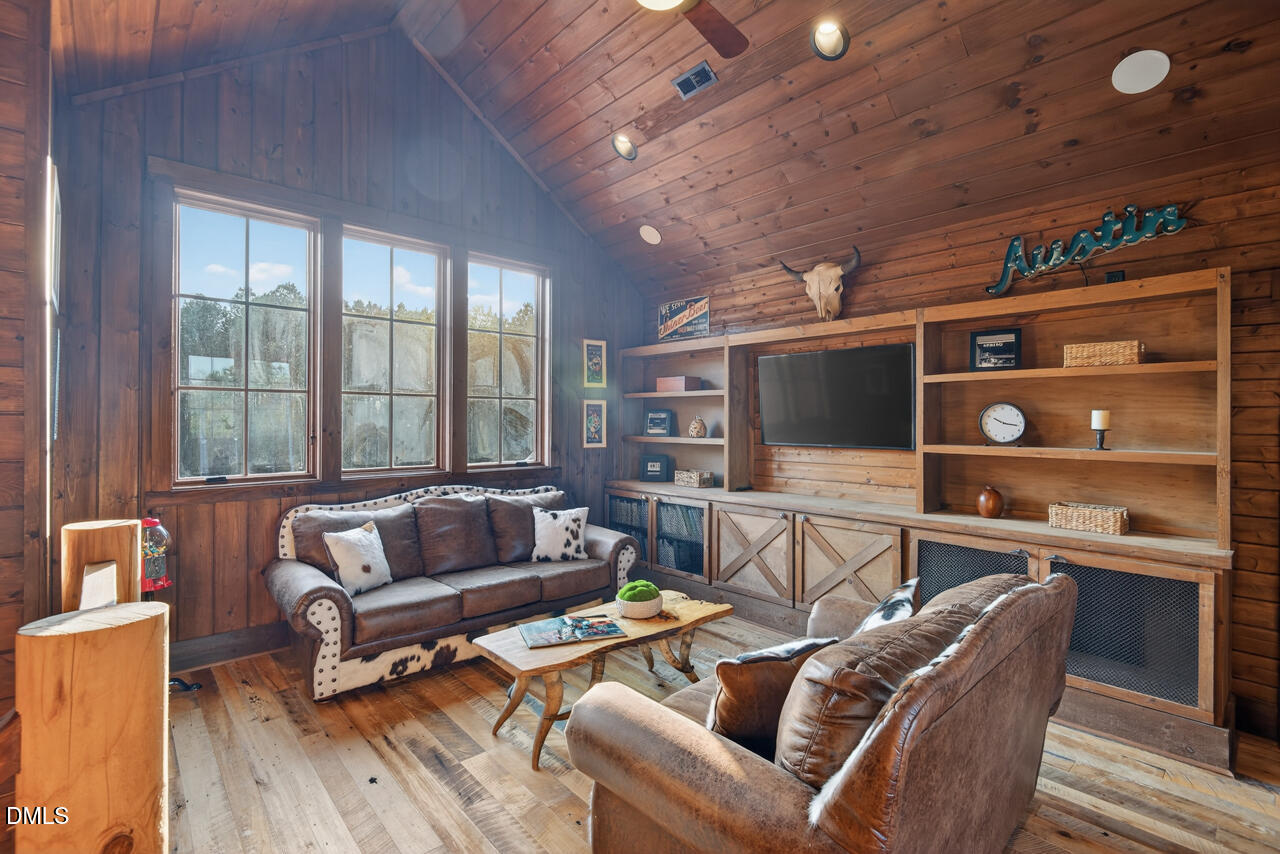 998 Moores Chapel Cemetery Road