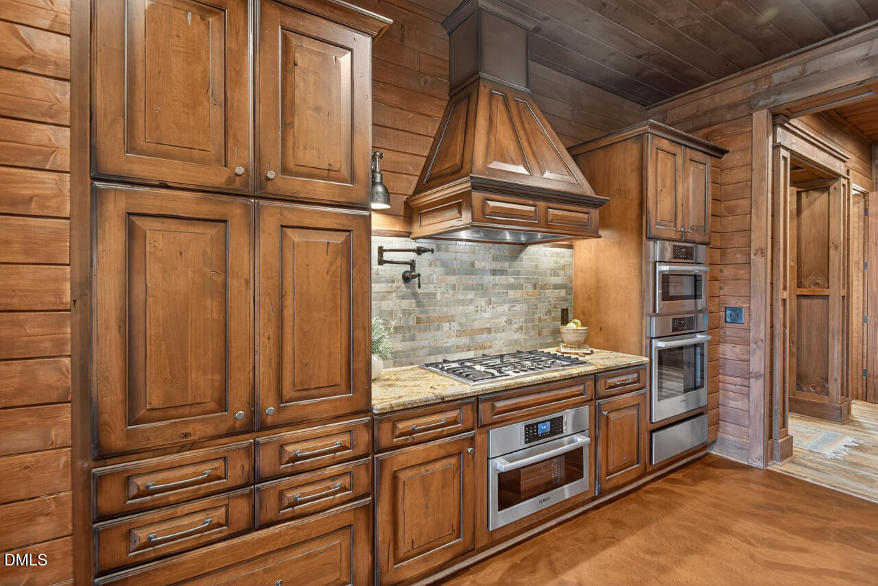 998 Moores Chapel Cemetery Road