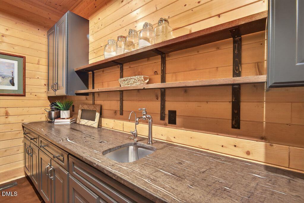 998 Moores Chapel Cemetery Road