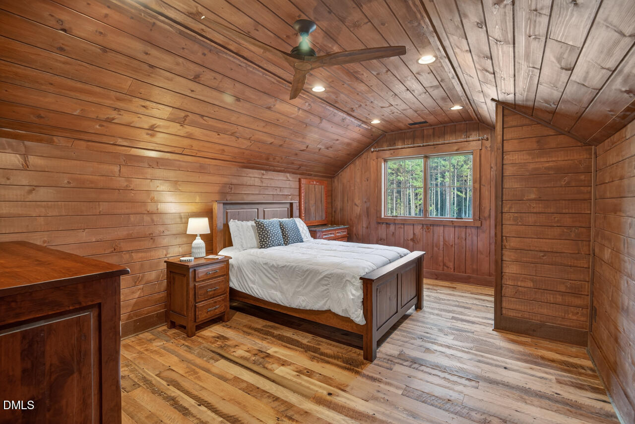 998 Moores Chapel Cemetery Road