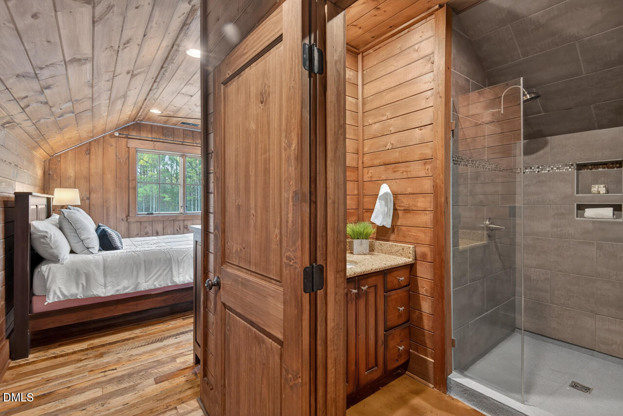 998 Moores Chapel Cemetery Road