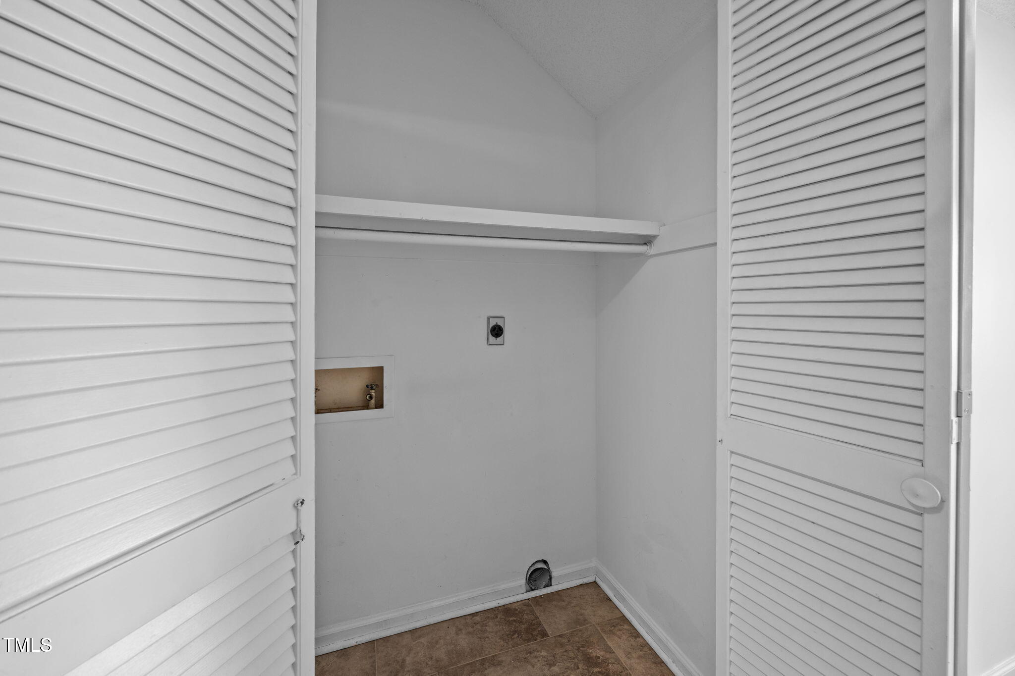 4101 Five Oaks Drive Unit 37