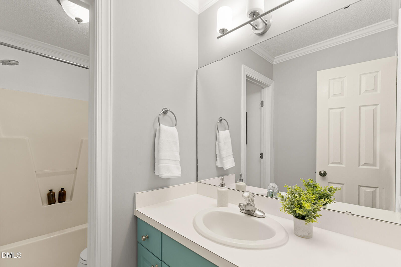 6313 Gretna Green Lane