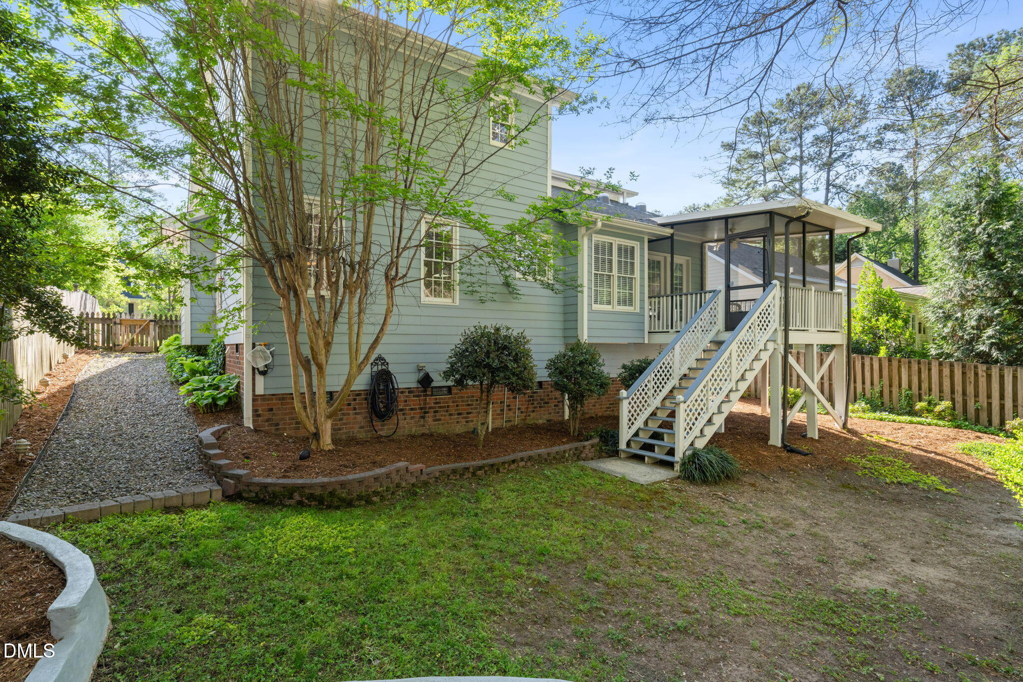 11 Knightsbridge Court