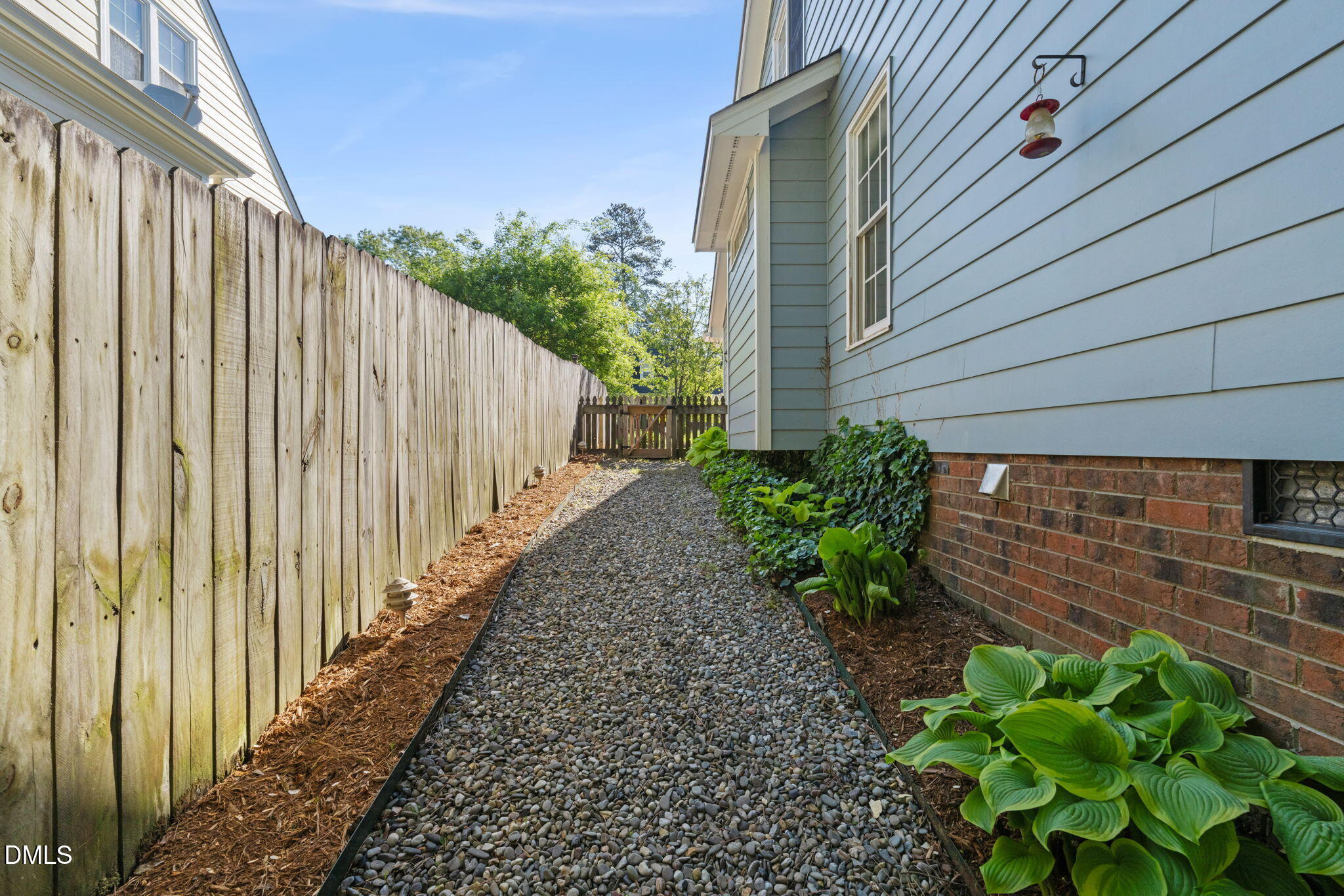 11 Knightsbridge Court