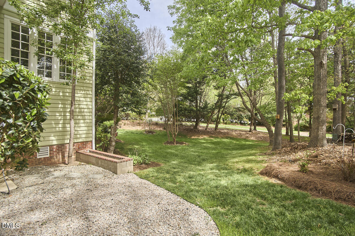 1216 E Pointe Drive