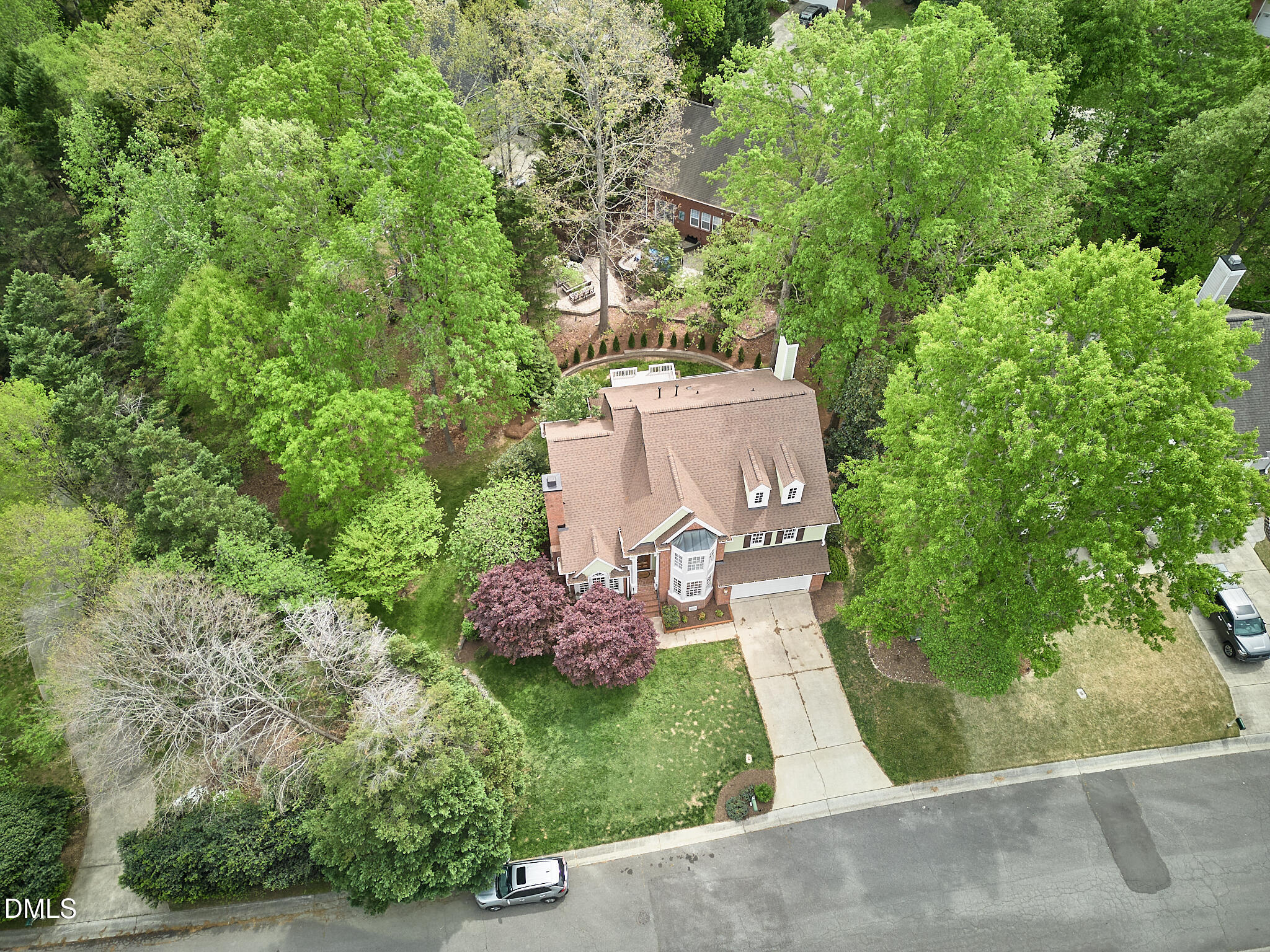 1216 E Pointe Drive