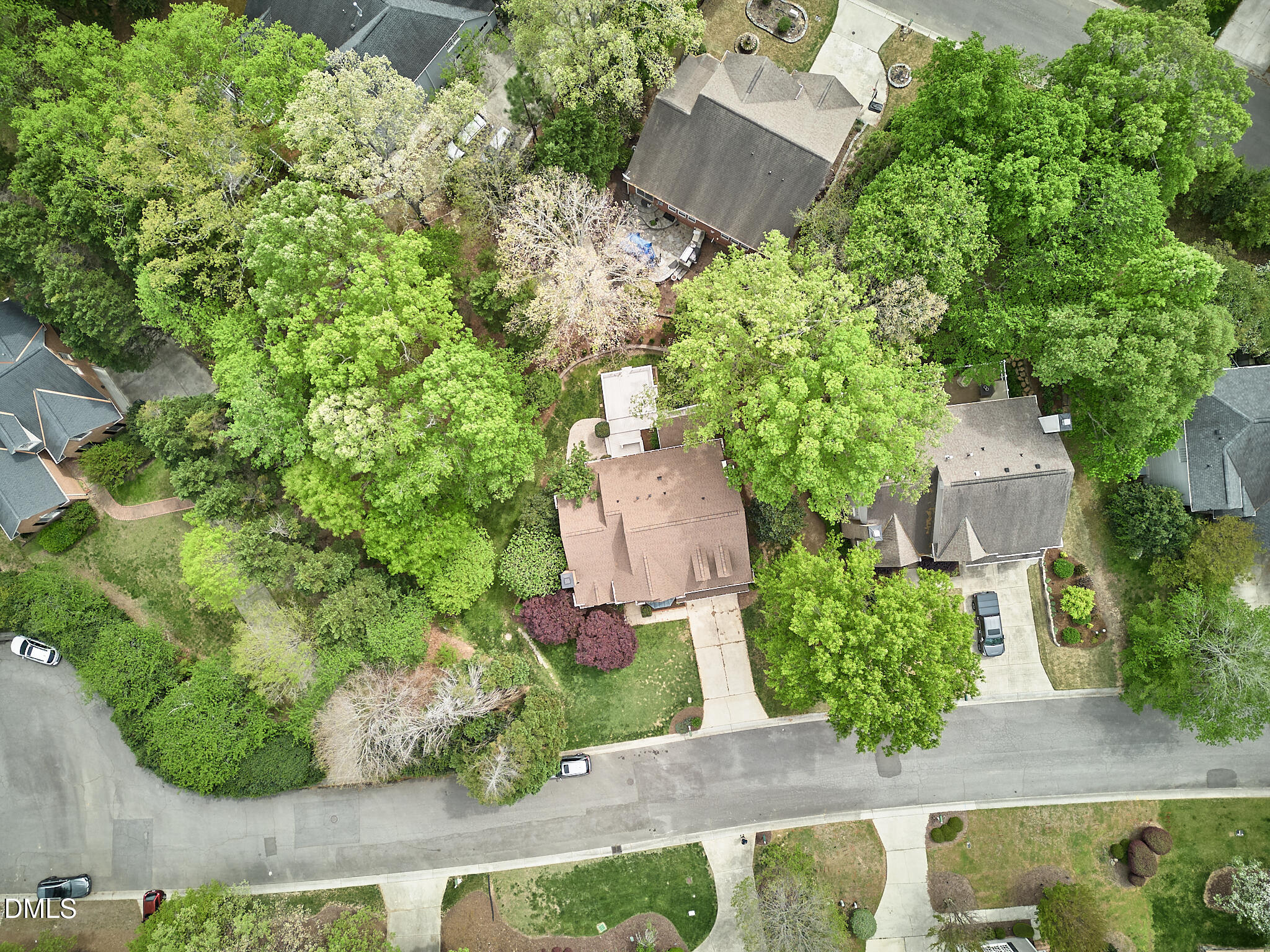 1216 E Pointe Drive