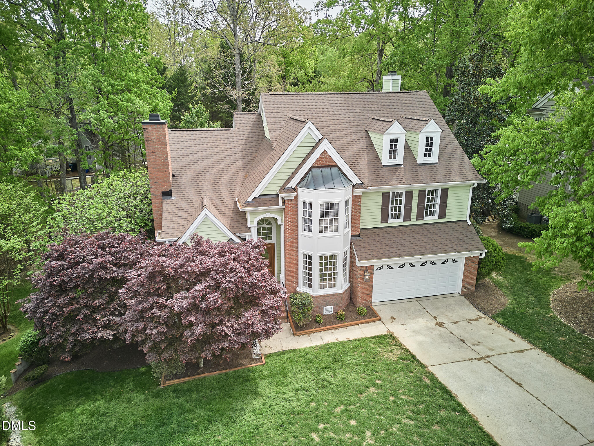 1216 E Pointe Drive