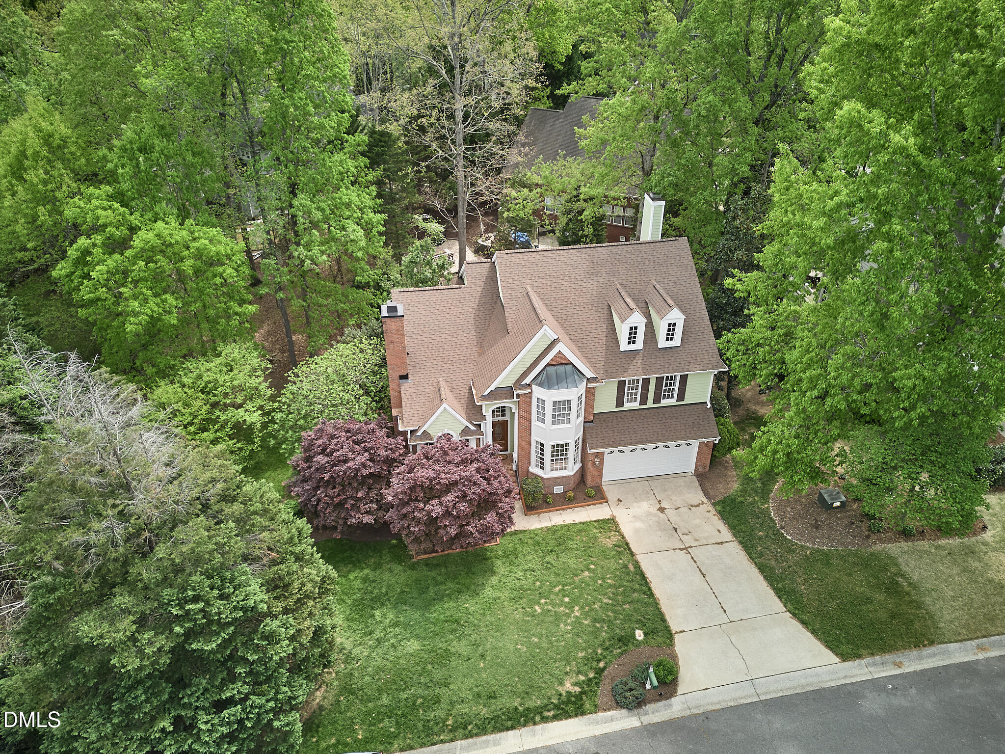 1216 E Pointe Drive