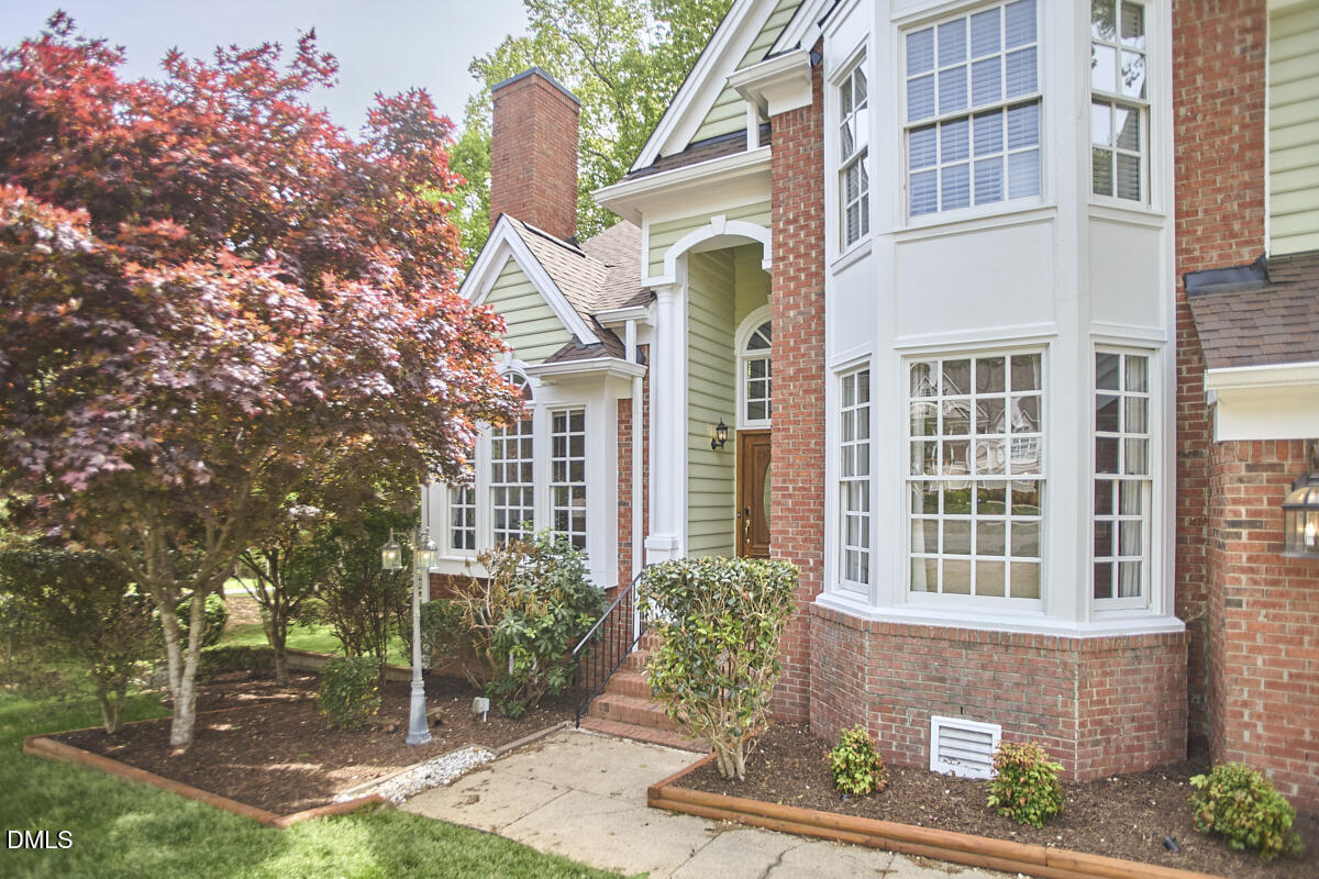 1216 E Pointe Drive