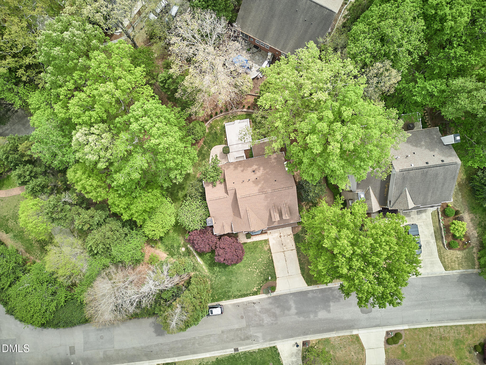 1216 E Pointe Drive