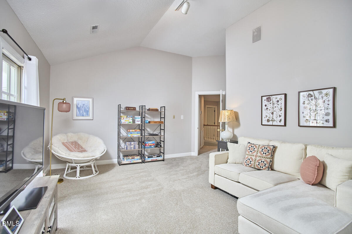 1216 E Pointe Drive