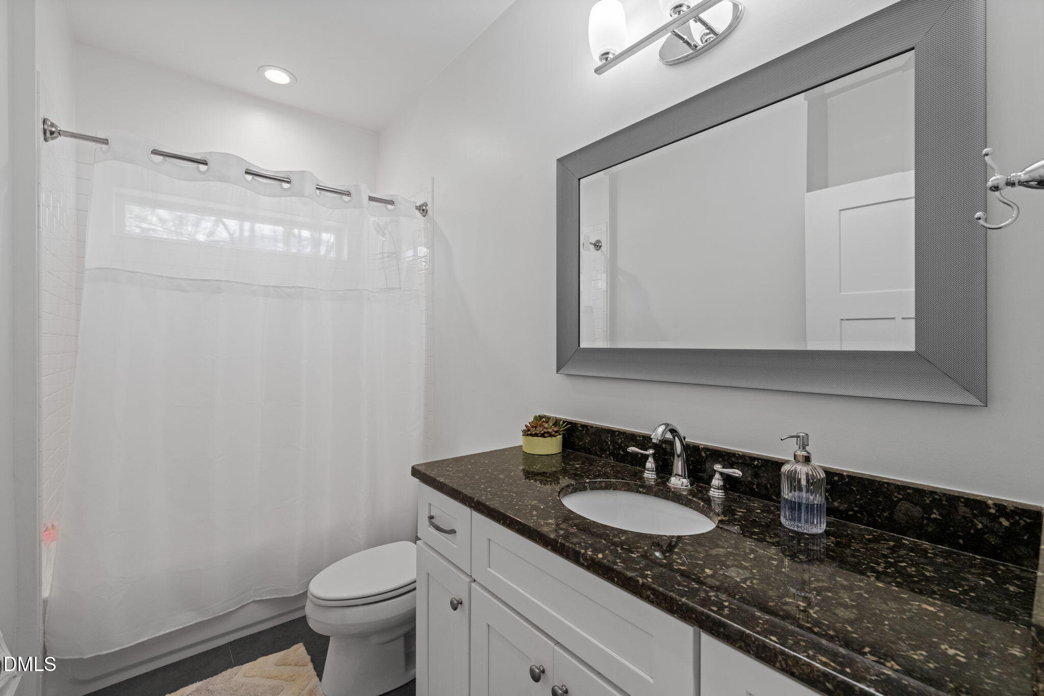 208 W Markham Avenue