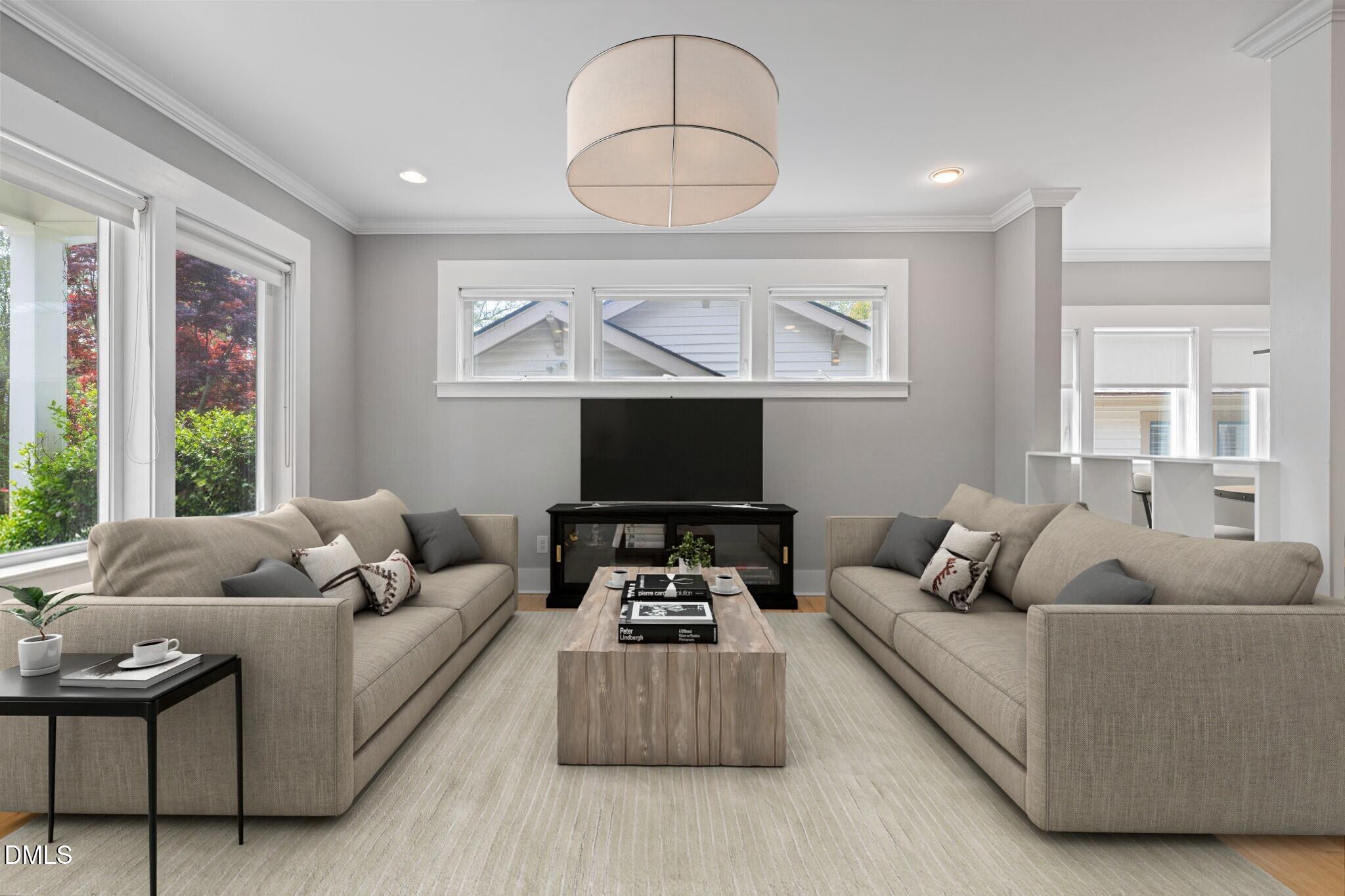 208 W Markham Avenue