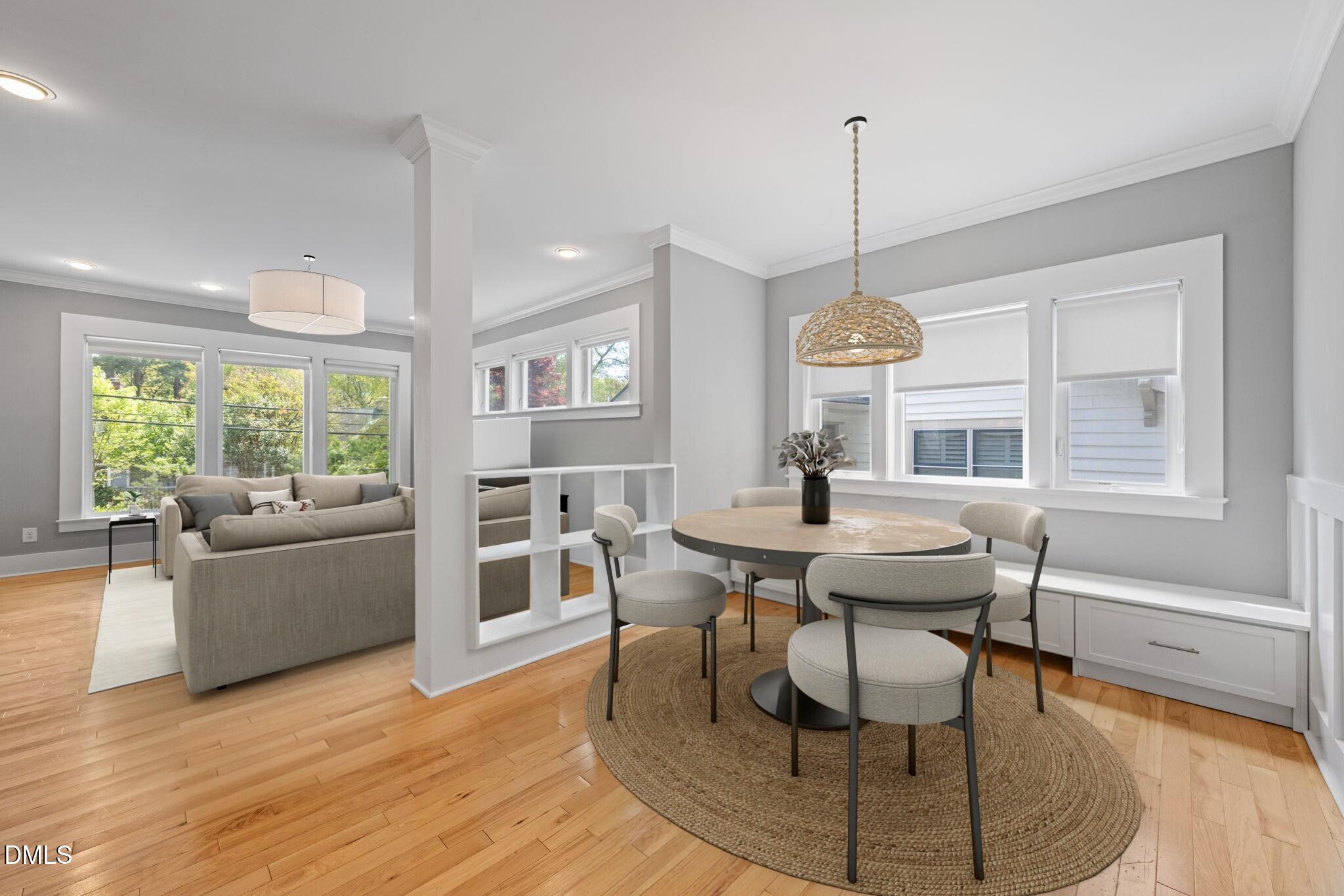 208 W Markham Avenue
