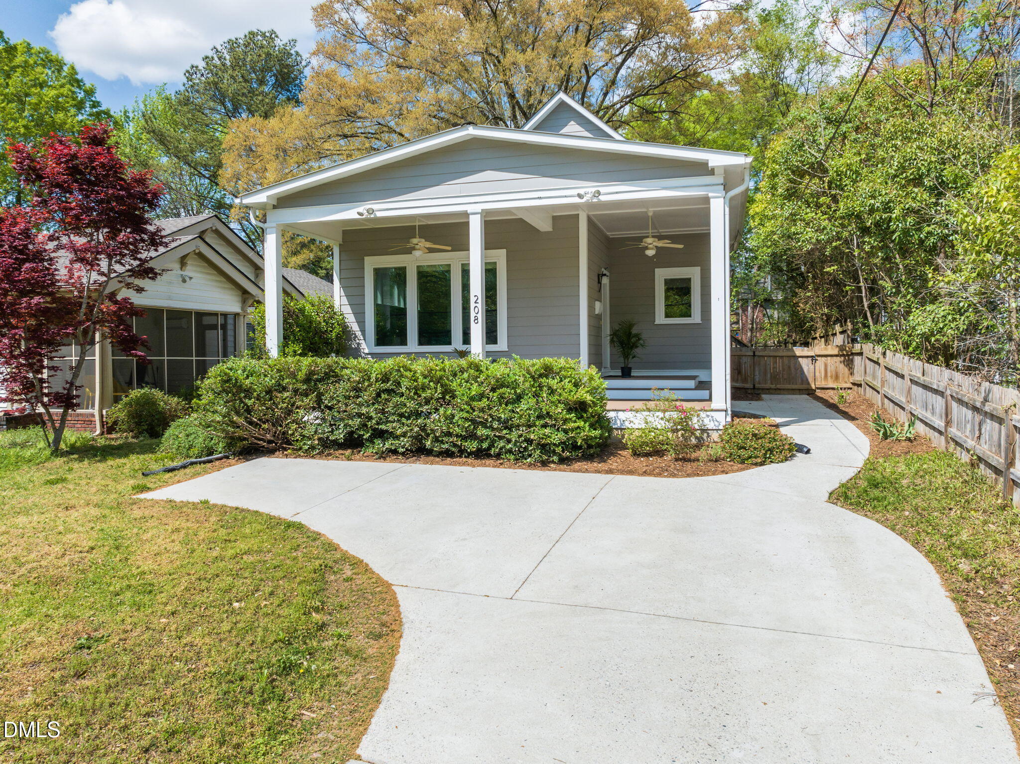 208 W Markham Avenue