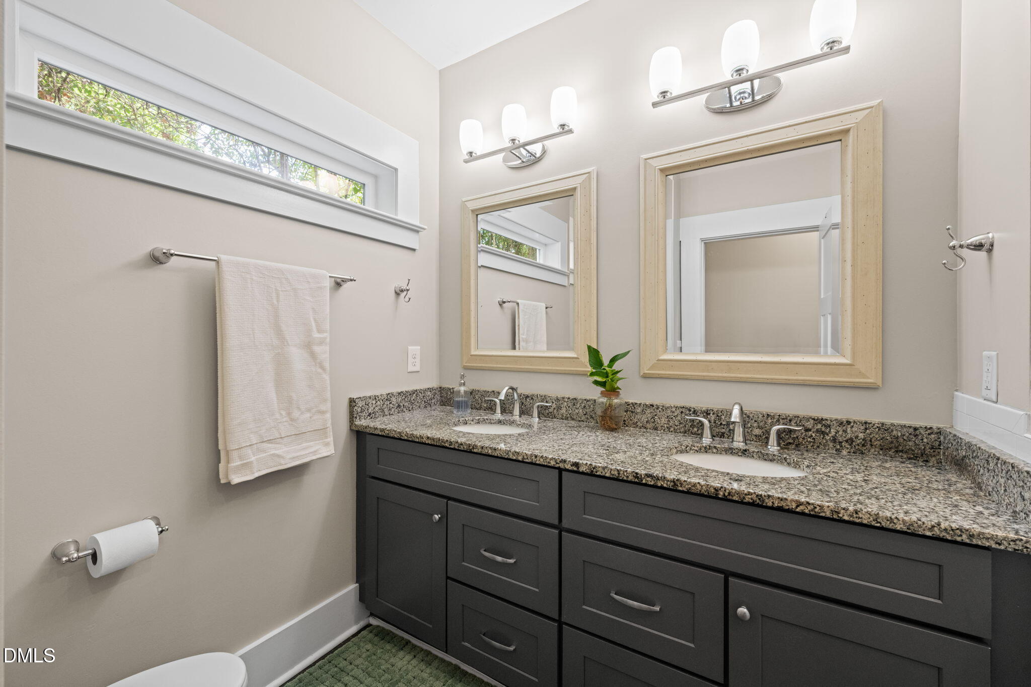 208 W Markham Avenue