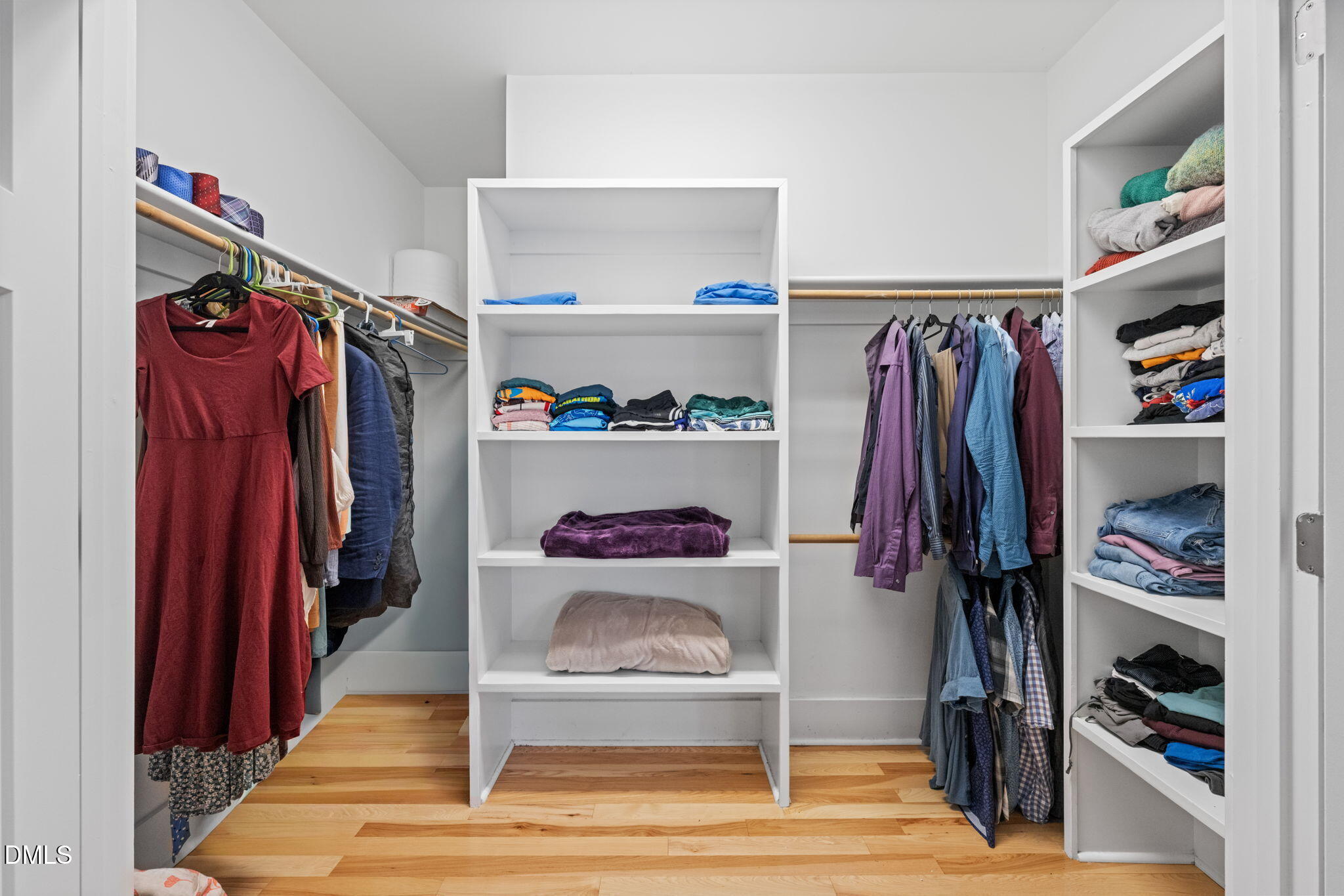 208 W Markham Avenue