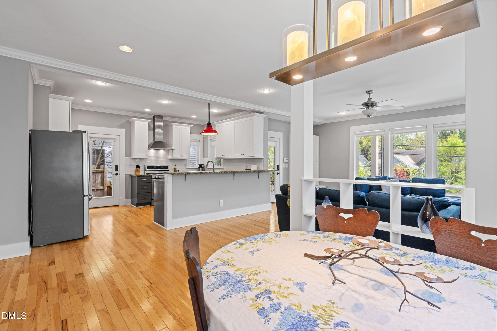 208 W Markham Avenue