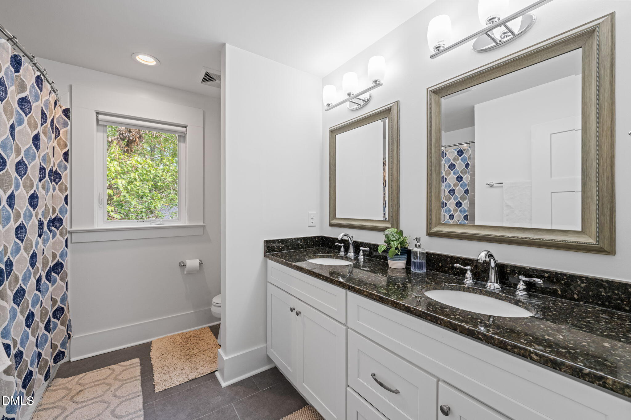 208 W Markham Avenue