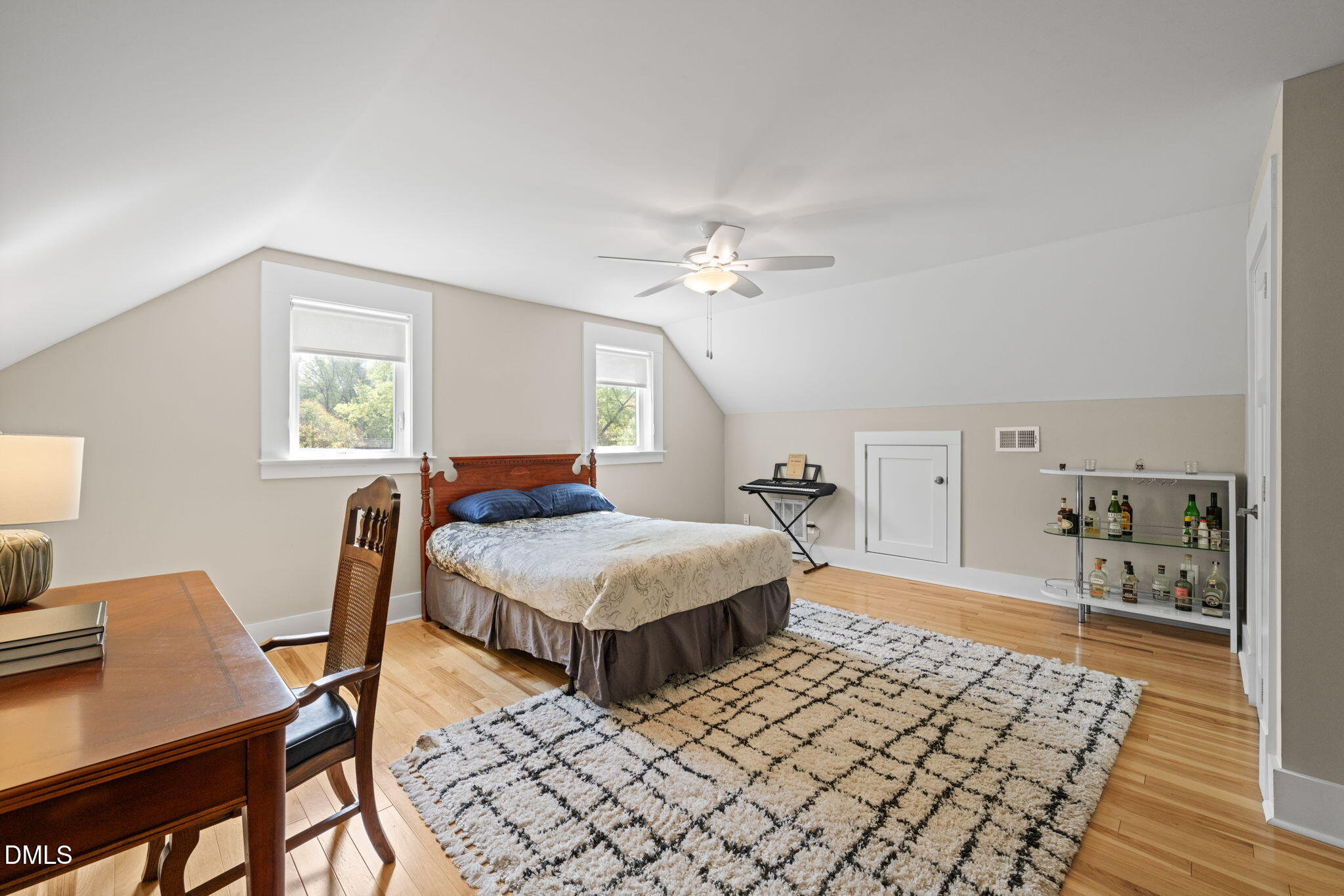 208 W Markham Avenue