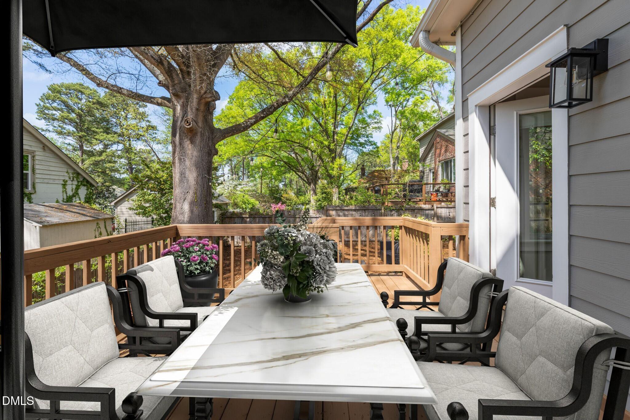 208 W Markham Avenue