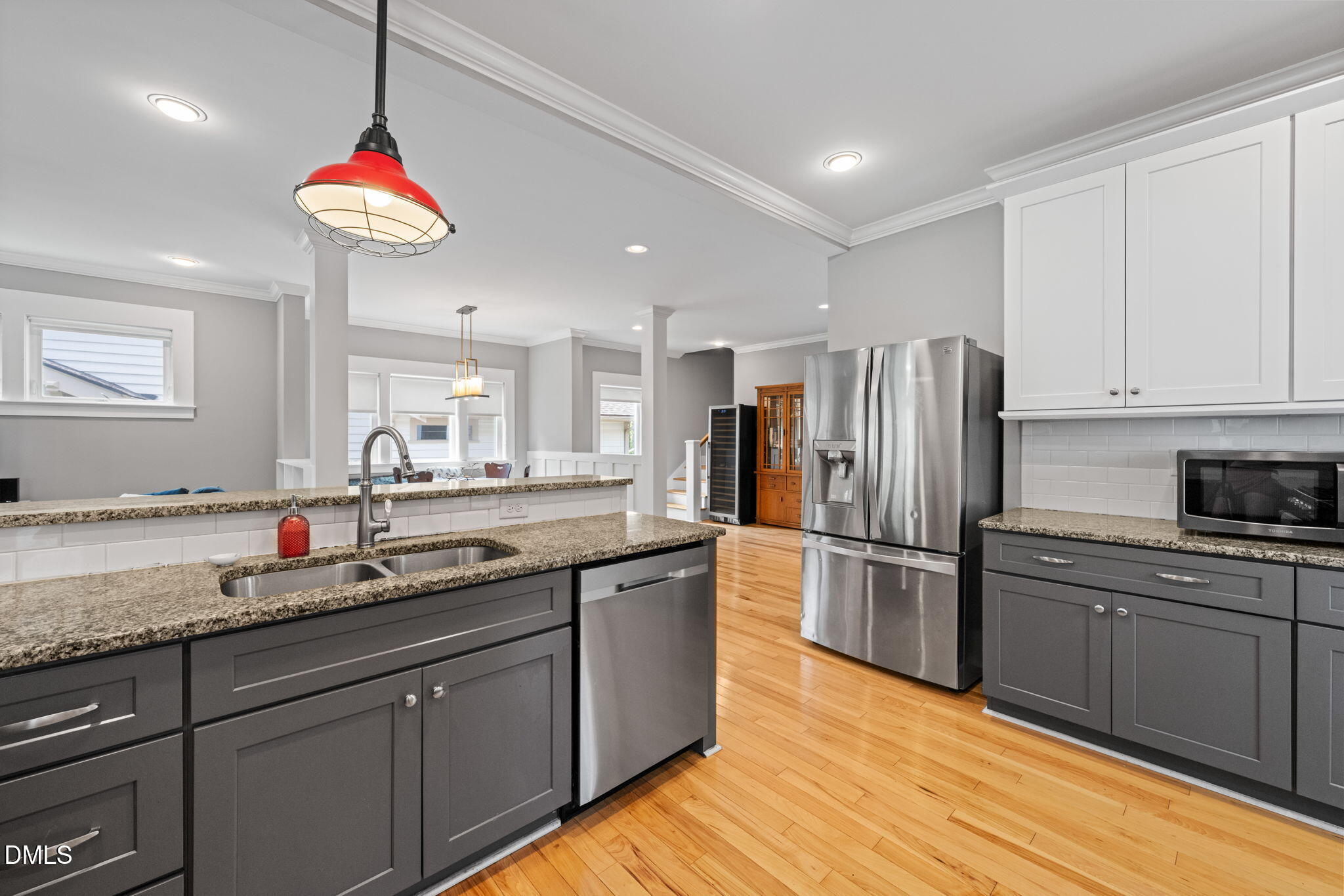 208 W Markham Avenue