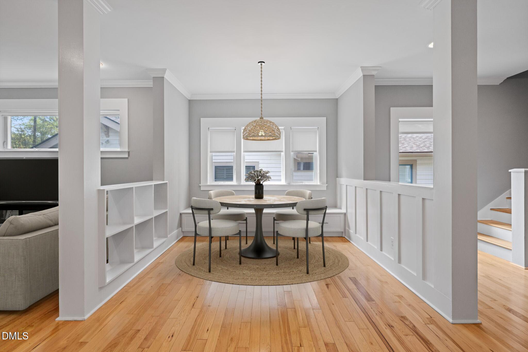 208 W Markham Avenue
