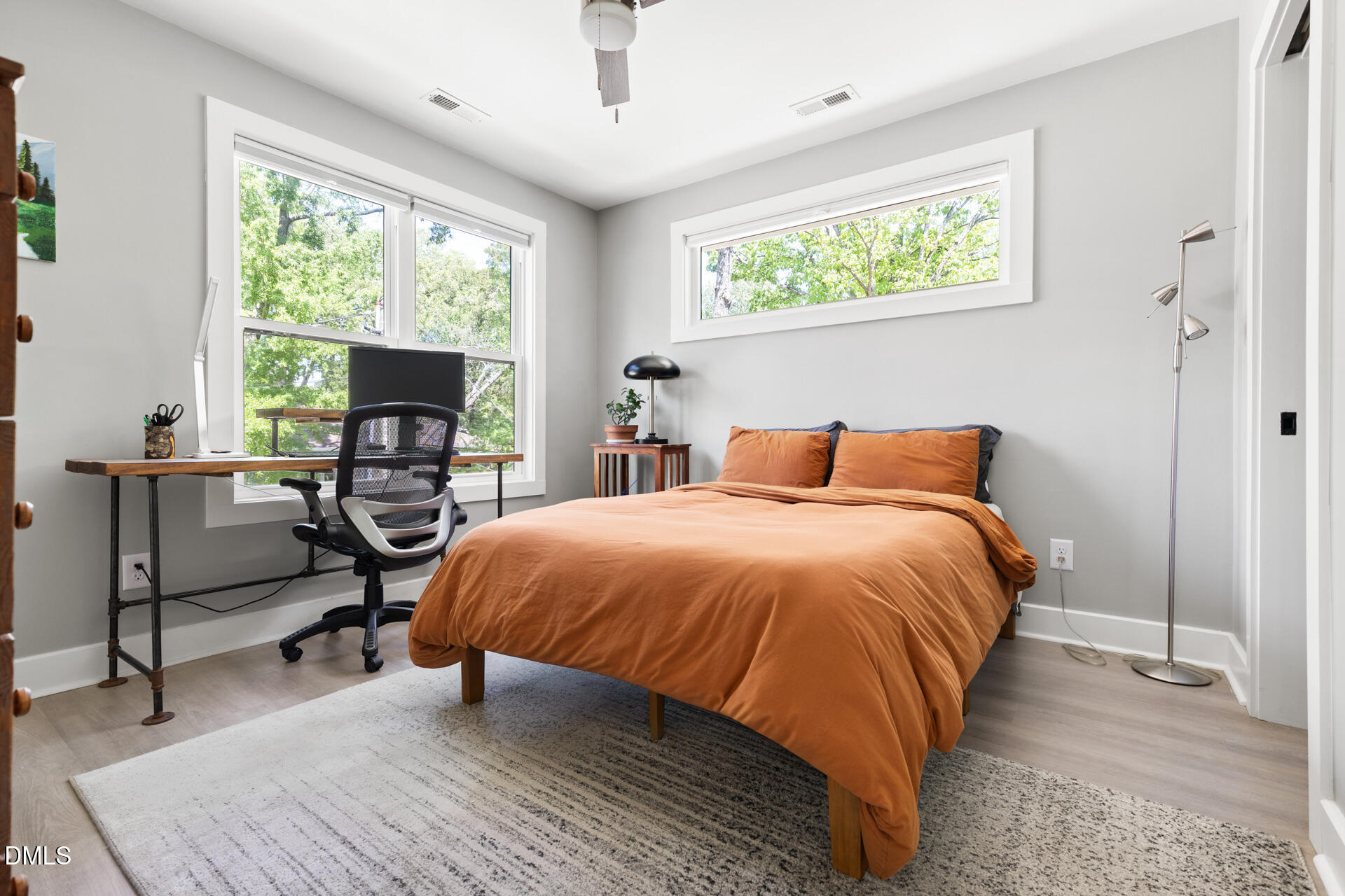 825 W Markham Avenue