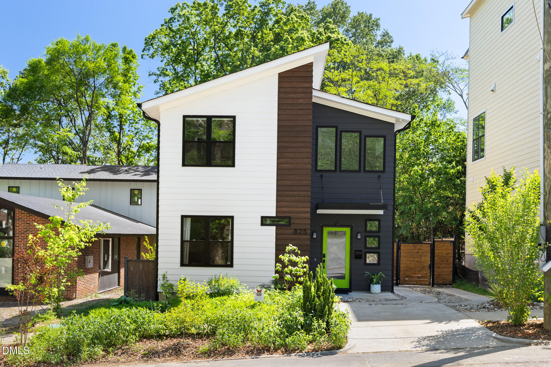 825 W Markham Avenue