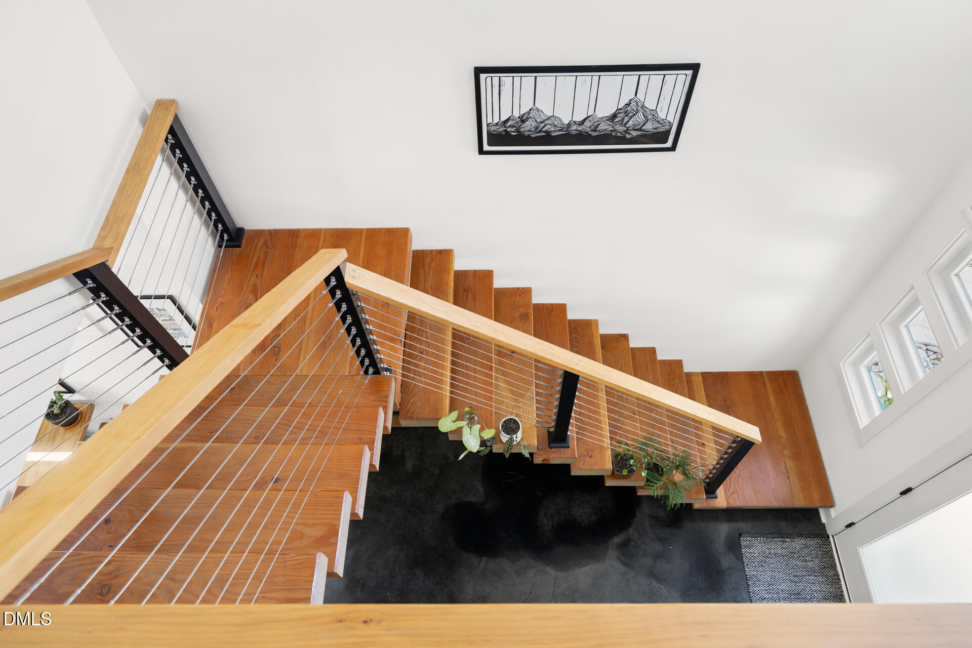 825 W Markham Avenue