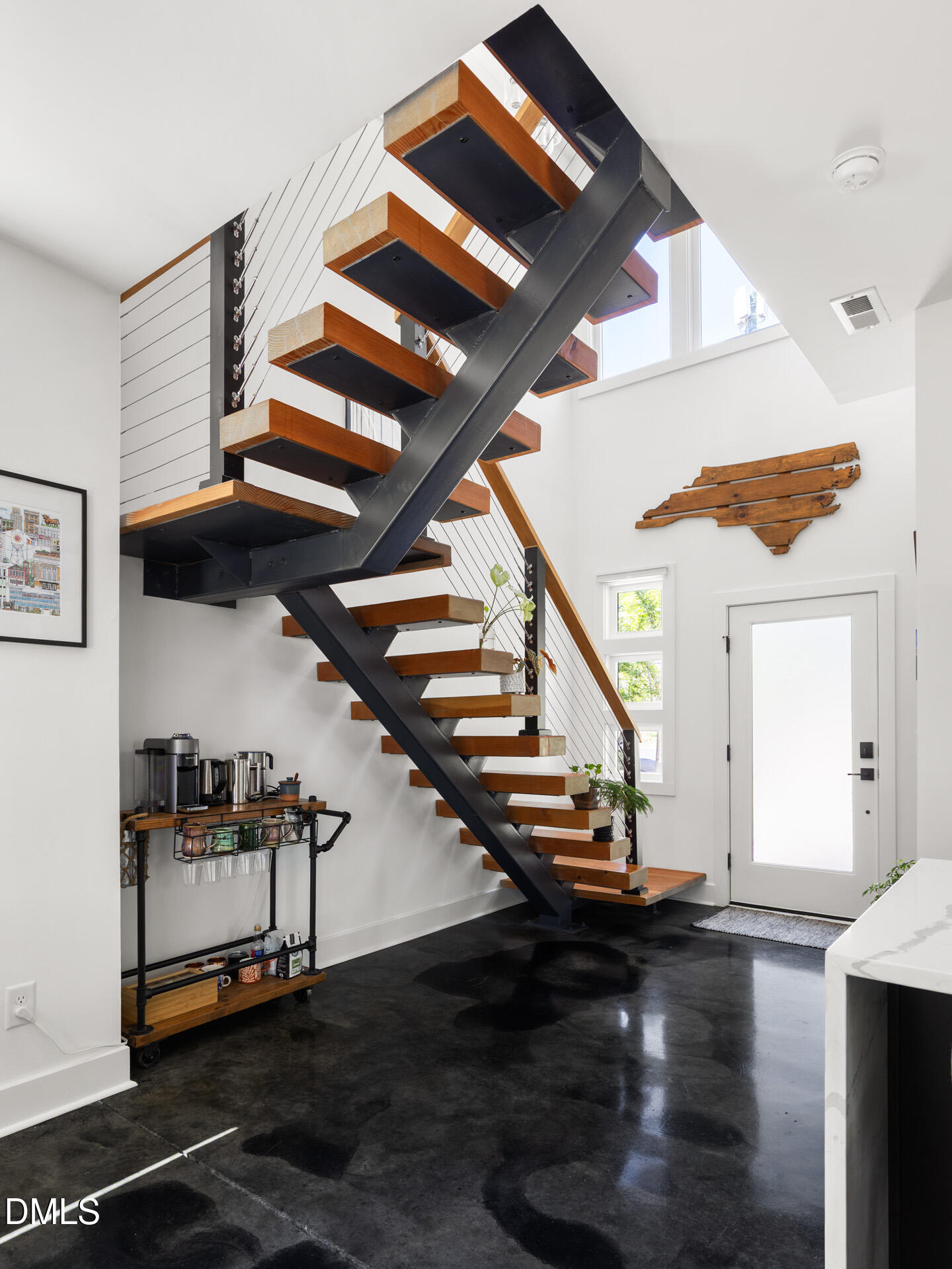 825 W Markham Avenue