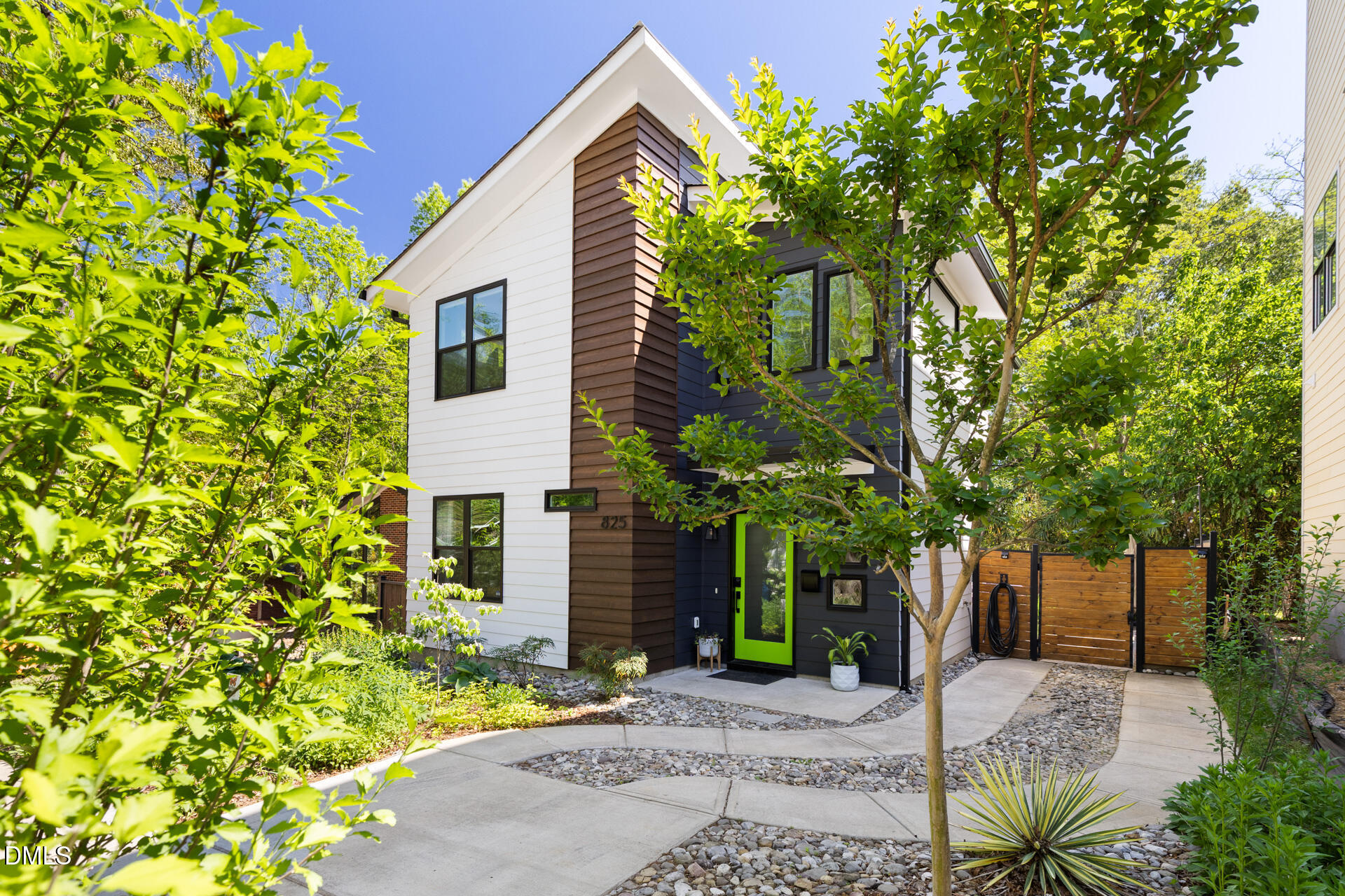 825 W Markham Avenue