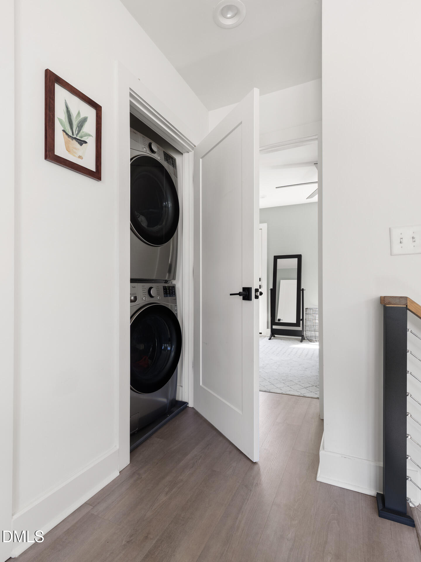 825 W Markham Avenue